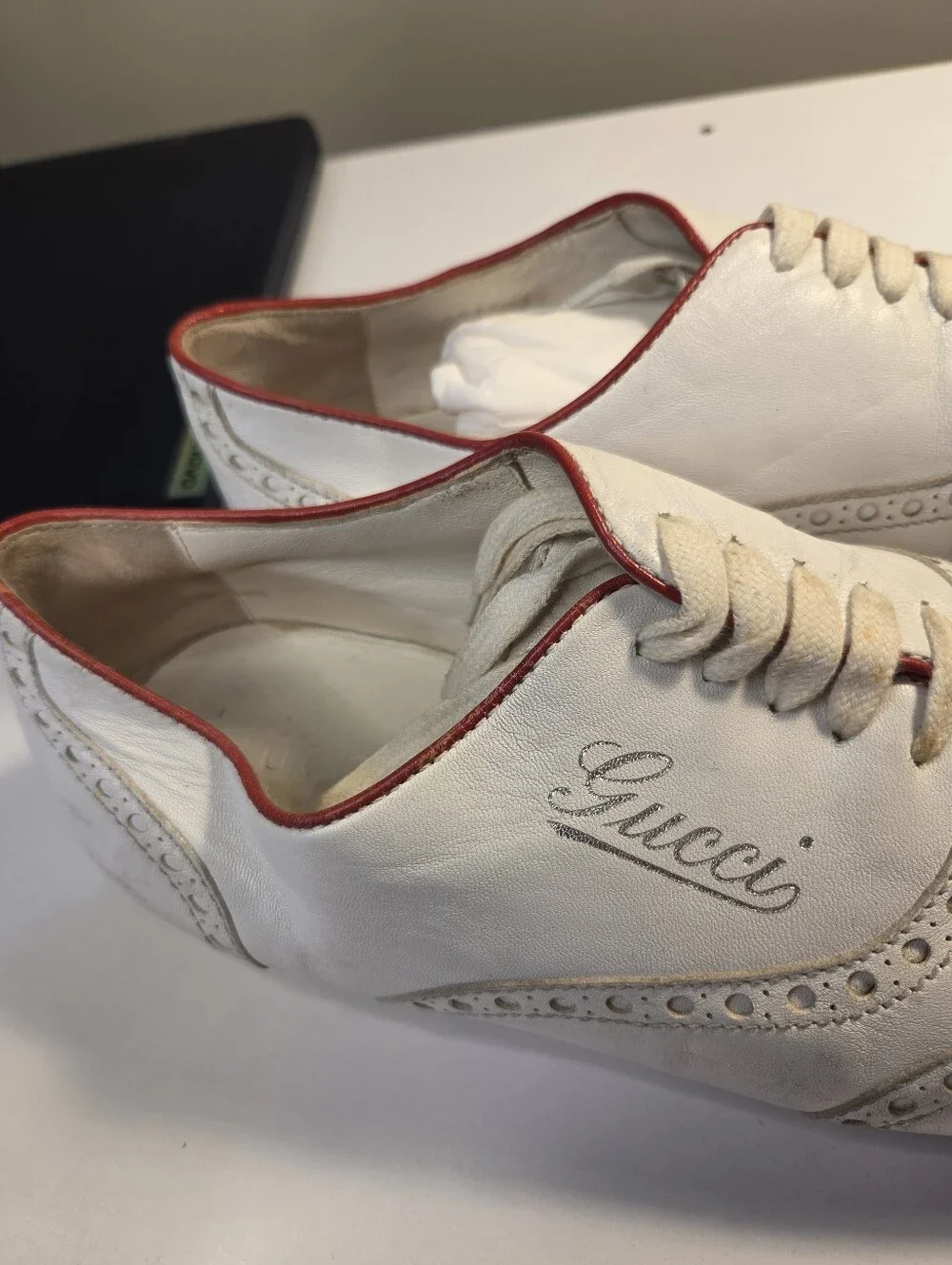 Gucci White Leather Brogue Oxford Shoes with Red Trim Size 39